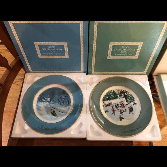 Avon Christmas Plate Collection - Picture 5 of 8